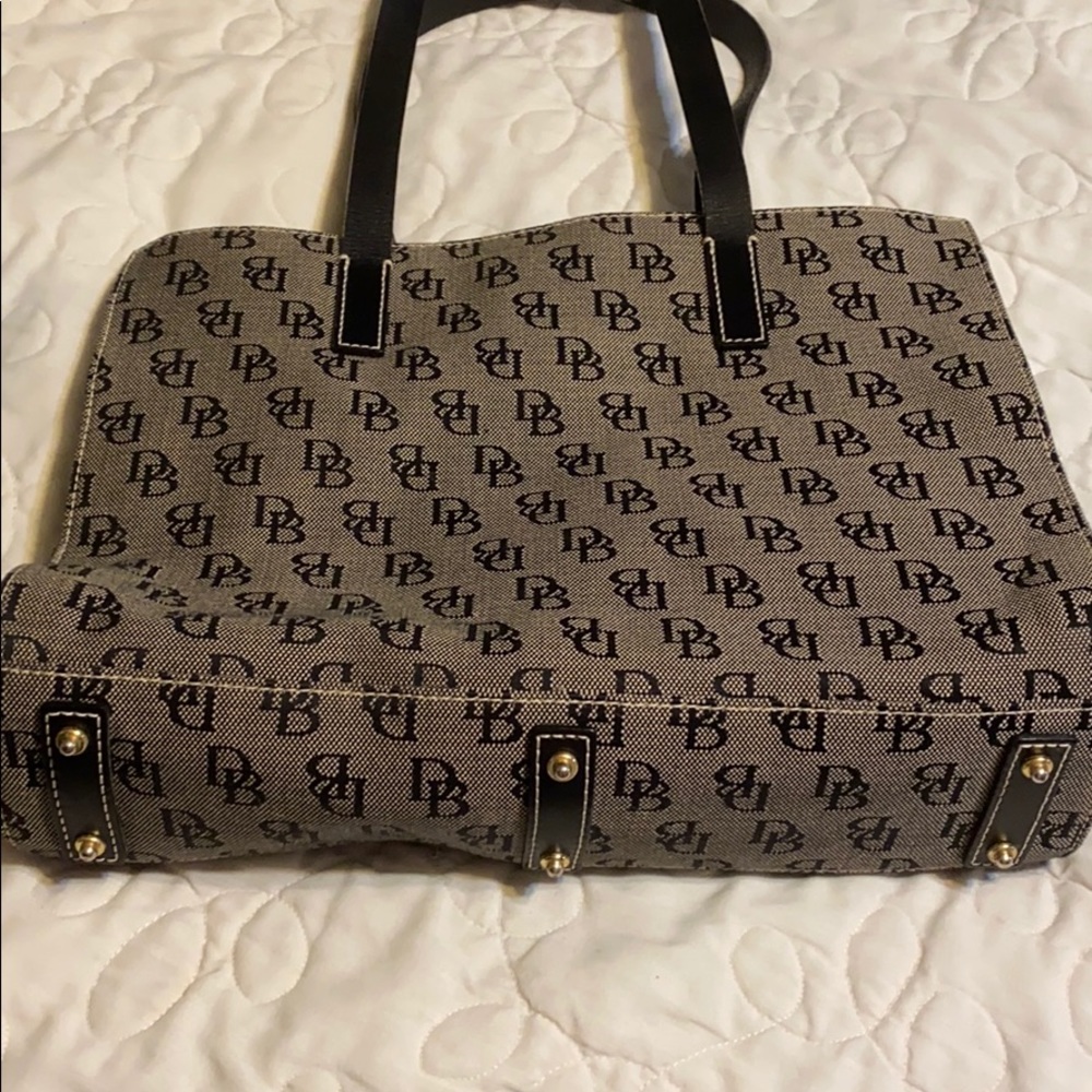 Dooney & Bourke purse - Picture 3 of 12